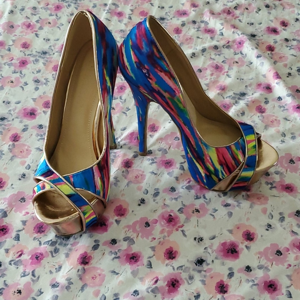Womens size 7 heel